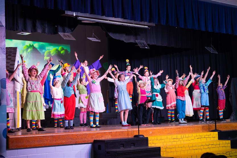 Scales Elementary students onstage